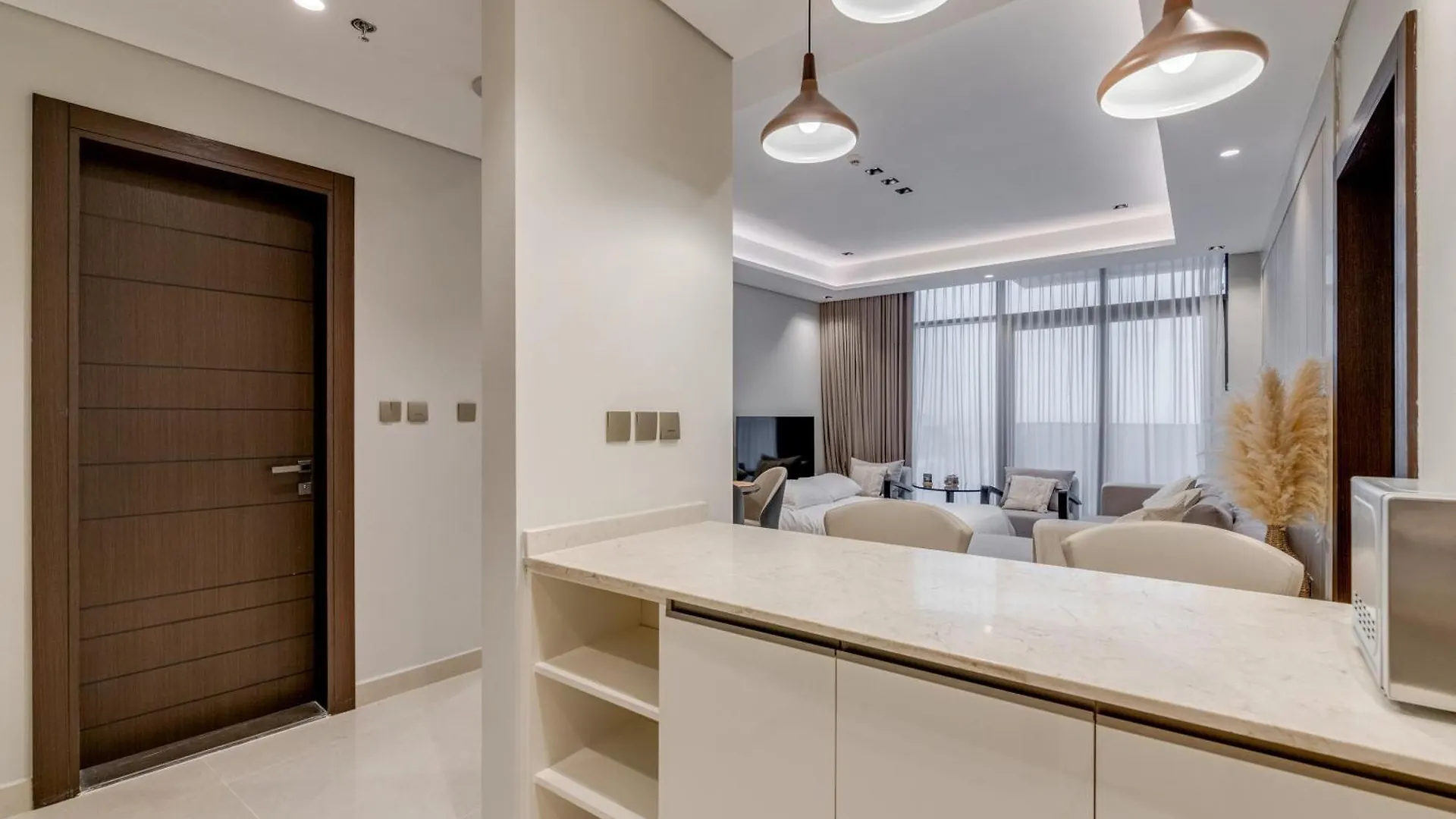 Ramadan Offer!!! Skyline View 1Br, King Bed, Bar & Movie Nights Apartment Dubai