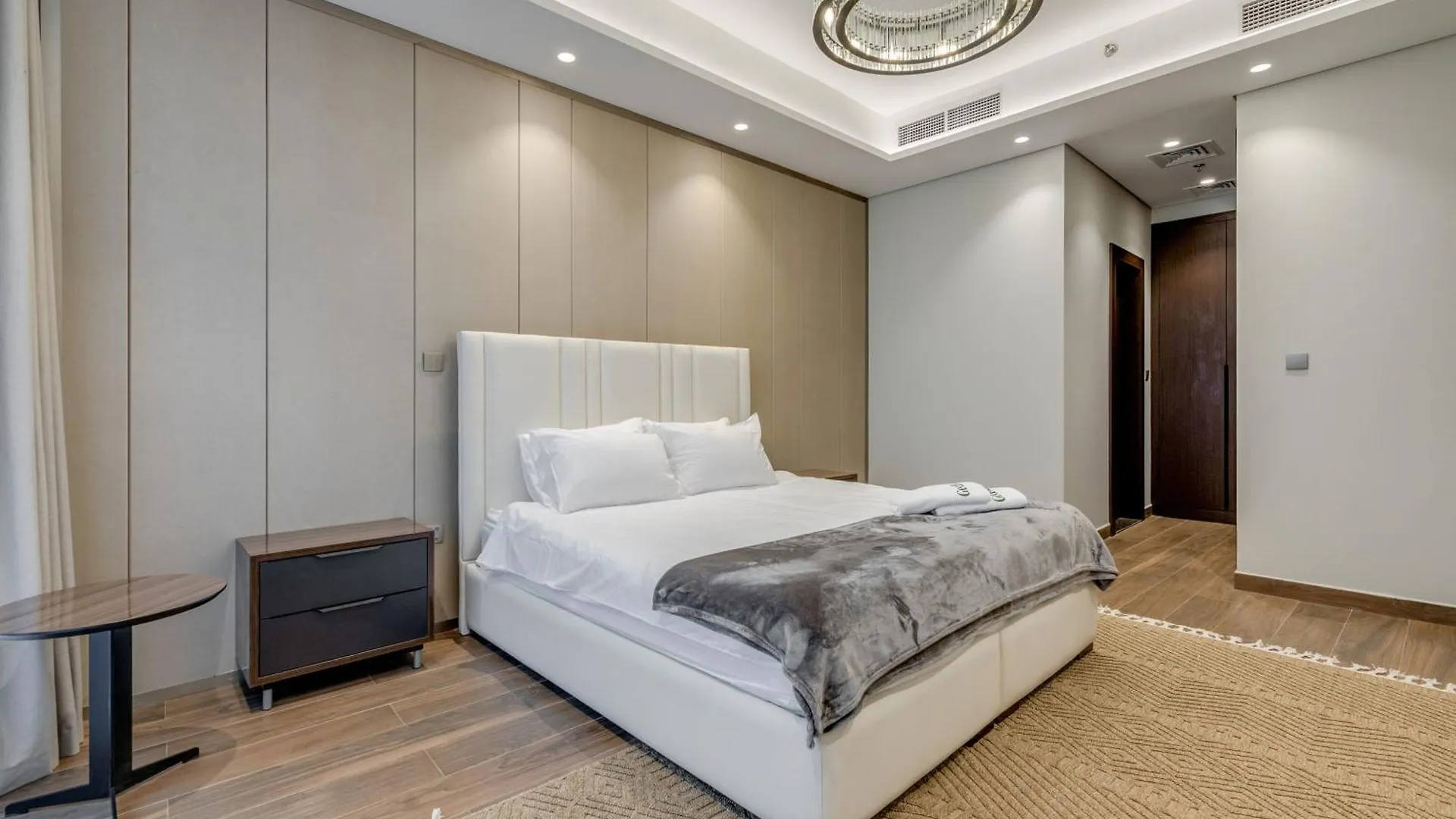 Ramadan Offer!!! Skyline View 1Br, King Bed, Bar & Movie Nights Apartment Dubai United Arab Emirates